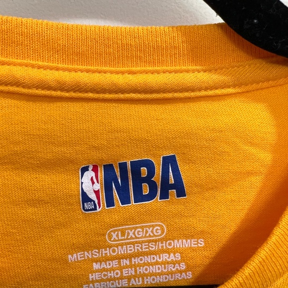 NWT Los Angeles Lakers men’s long sleeve tee. NWT size L smoke free home - Picture 4 of 5